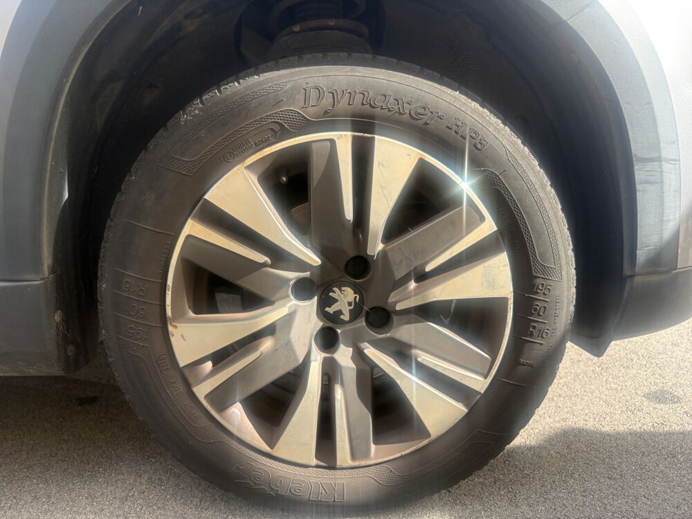 2008 Generation-i 1.2 Puretech 110 Allure Business Start-stop 2017 occasion 29200 Brest