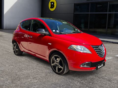 Ypsilon 0.9 TwinAir 85 ch Black &amp; Red DFS/BVA /Toit ouvrant pano 2013 occasion 13300 Salon de Provence