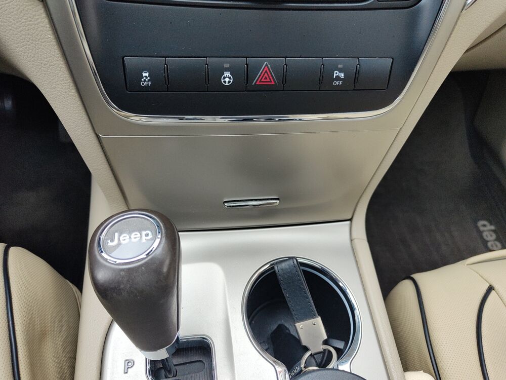 Grand Cherokee 3.6 285 ch Overland Awd/FlexFuel &eacute;thanol /Cuir &eacute;lectrique ve 2011 occasion 28500 Vernouillet
