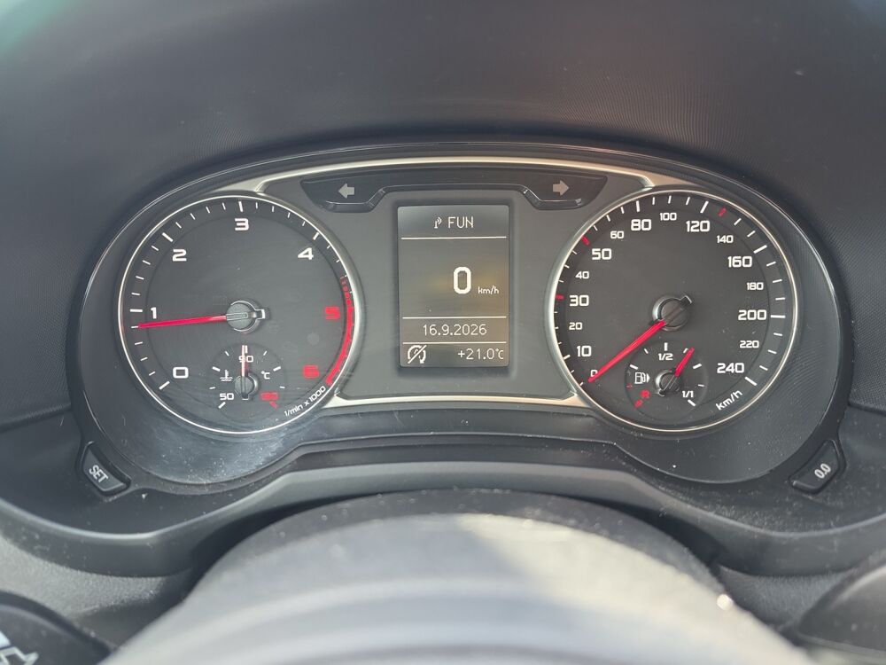 A1 1.6 Tdi 105 S-line /Distribution faite/GPS/X&eacute;nons Plus/Pack 2011 occasion 89000 AUXERRE