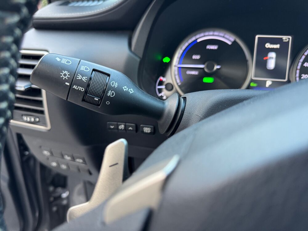 NX 300 H F-sport Executive 4WD /Suivi Lexus/Toit Pano/Si&egrave;ges Ve 2018 occasion 59000 Lille
