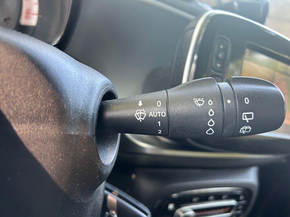 ForFour 1.0 T 71 ch Passion /Radar de recul/GPS/Clim auto/Accoudoir 2017 occasion 94600 Choisy-le-Roi