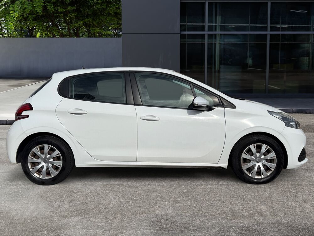 208 1.5 Bluehdi 100 ch Active /Climatisation/Bluetooth/Distribut 2018 occasion 44800 Saint-Herblain