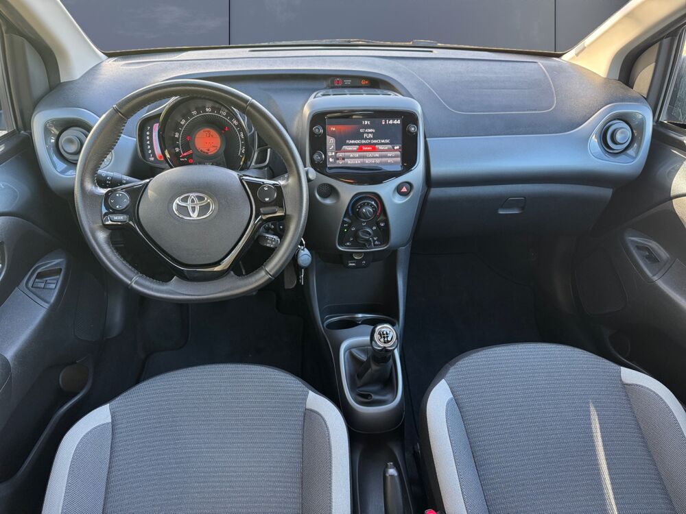 Aygo 1.0 Vvti 70 X-play /Carplay/R&eacute;gulateur 2021 occasion 14100 Lisieux