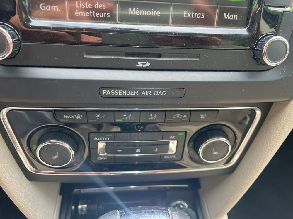 Superb 1.8 TFSI 160 ch Elegance DSG7 /Int&eacute;rieur Cuir 2012 occasion 30000 Nimes
