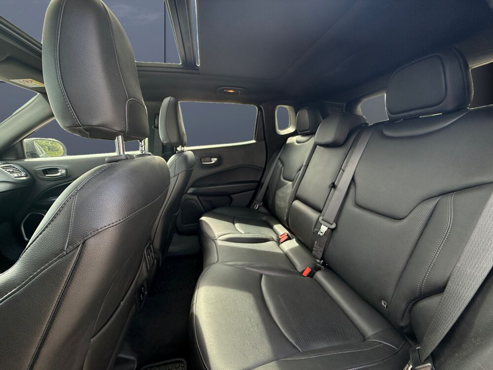 Compass 1.3 T4 240 ch 4wd Hybrid S /toit ouvrant / si&egrave;ges cuirs / su 2021 occasion 38540 Heyrieux