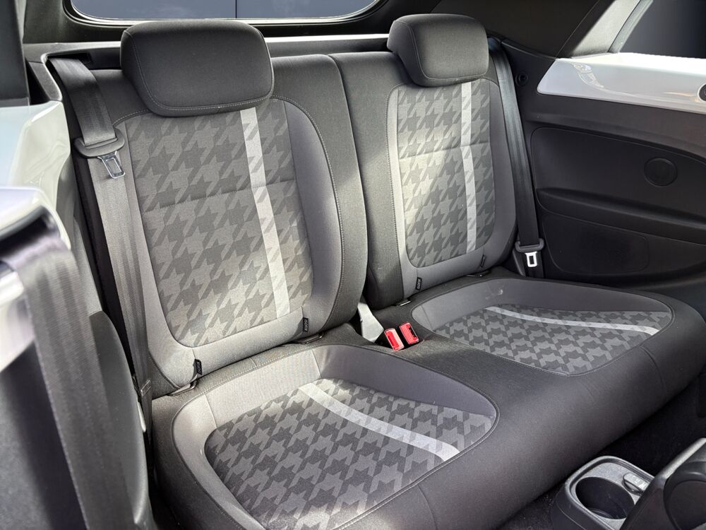 COCCINELLE II Cabriolet 1.2 Tsi 105 ch Origin /1 &egrave;re main/Moteur &agrave; chaine/ 2018 occasion 17000 La Rochelle