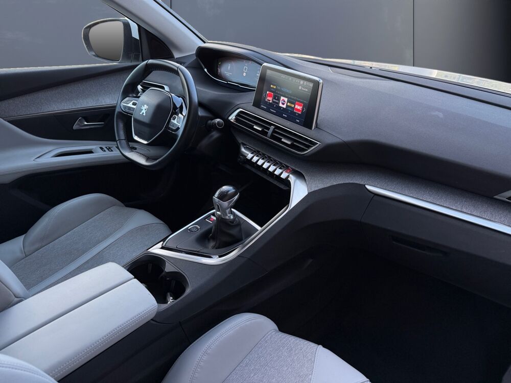 3008 II 1.2 130 ch Allure /Carplay/sellerie Guerande/1main/Distri 2019 occasion 35137 B&eacute;d&eacute;e