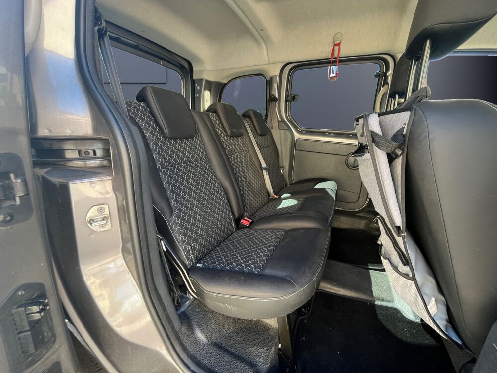 Kangoo 1.5 Dci 90 ch /Clim/Double porte lat&eacute;ral/Distribution Ok/Ent 2015 occasion 74200 Thonon-les-Bains