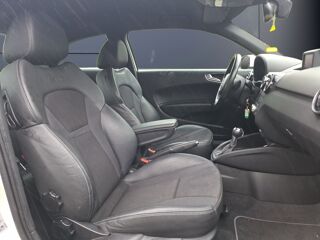 A1 1.6 Tdi 90 ch S-line S-tronic Bva /X&eacute;non Plus / Feux LED / S 2011 occasion 43000 Le Puy-en-Velay