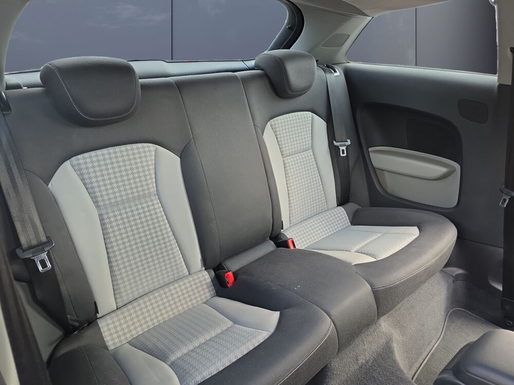 A1 1.6 Tdi 105 S-line /Distribution faite/GPS/X&eacute;nons Plus/Pack 2011 occasion 89000 AUXERRE