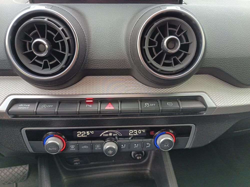 Q2 1.6 30 Tdi 115 ch Business Design S-tronic /Cam&eacute;ra de Recul/ 2021 occasion 40100 Dax