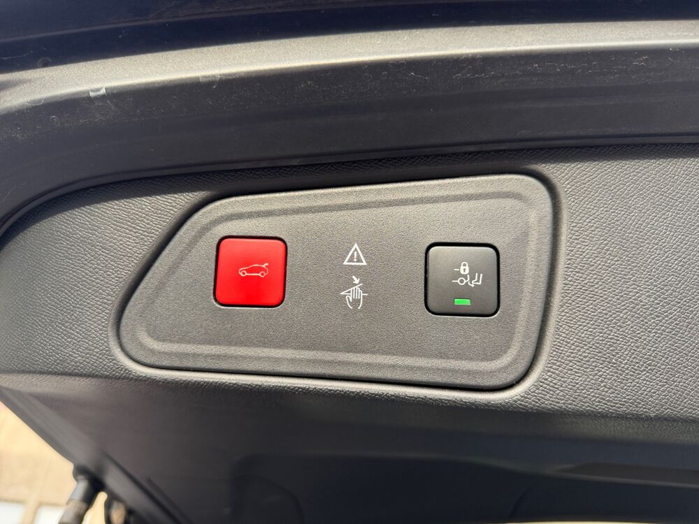 3008 Generation-ii 1.2 130 ch Allure Business Eat8 /CarPlay/Suivi 2019 occasion 59000 Lille