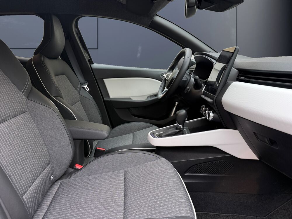 Clio 1.6 E-tech 145 ch Full-hybrid Techno Bva /Carplay/ Cam&eacute;ra de 2023 occasion 14400 Bayeux