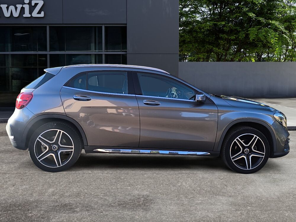 Classe GLA 1.6 200 155 ch Fascination 7g-dct Bva /Pack AMG/ Cam&eacute;ra de r 2017 occasion 63500 Issoire