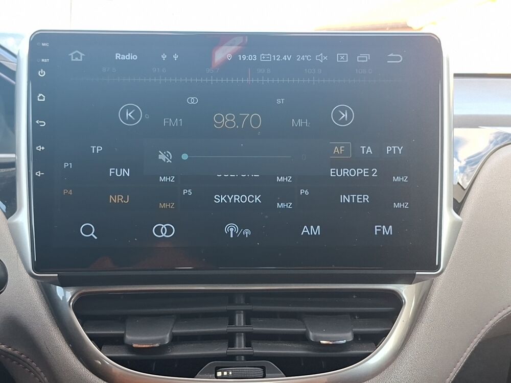 208 Generation-i 1.6 Thp 155 ch Xy /Carplay/Toit panoramique/Ess 2014 occasion 43000 Le Puy-en-Velay