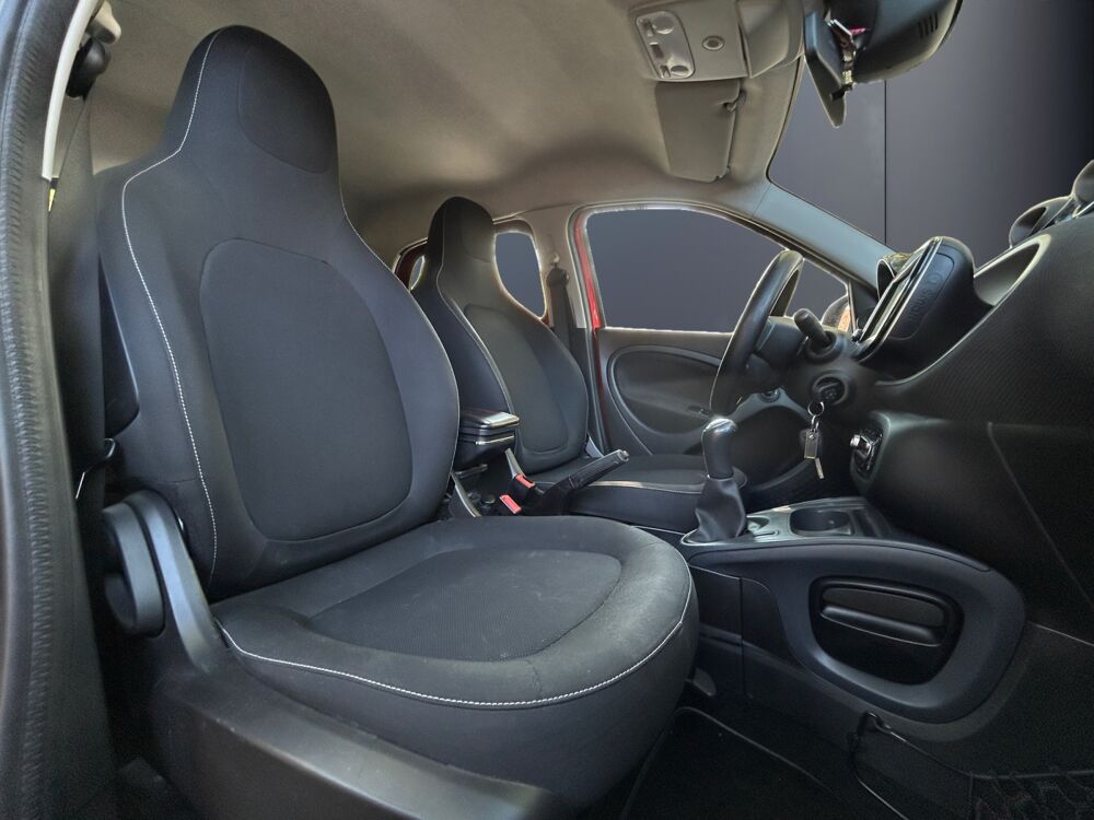 ForFour 1.0 T 71 ch Passion /Radar de recul/GPS/Clim auto/Accoudoir 2017 occasion 94600 Choisy-le-Roi