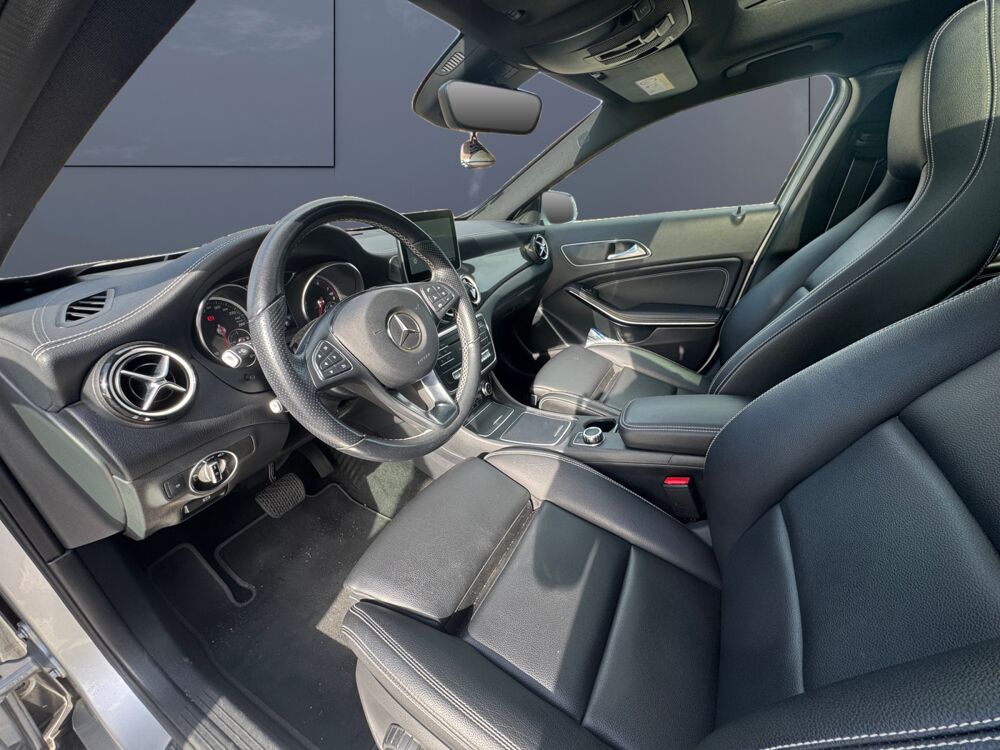 Classe GLA 180 122 ch Sport Edition /Toit Ouvrant/Carnet Mercedes/Si&egrave;ge 2019 occasion 59000 Lille