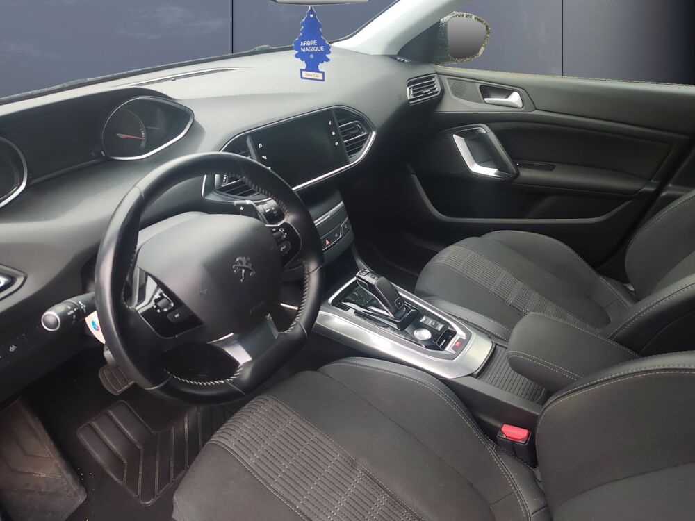 308 Generation-ii 1.2 Puretech 130 ch Allure Eat Bva Start-stop 2019 occasion 12850 Rodez