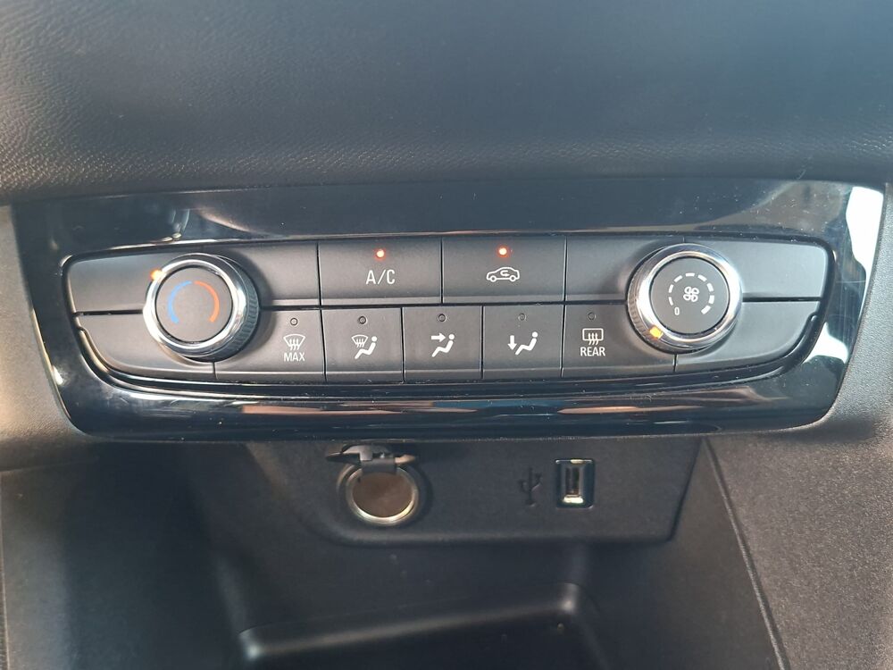 Corsa 1.2 75 ch Edition Business /Carplay/Gps/Feux auto/Commandes 2021 occasion 43000 Le Puy-en-Velay