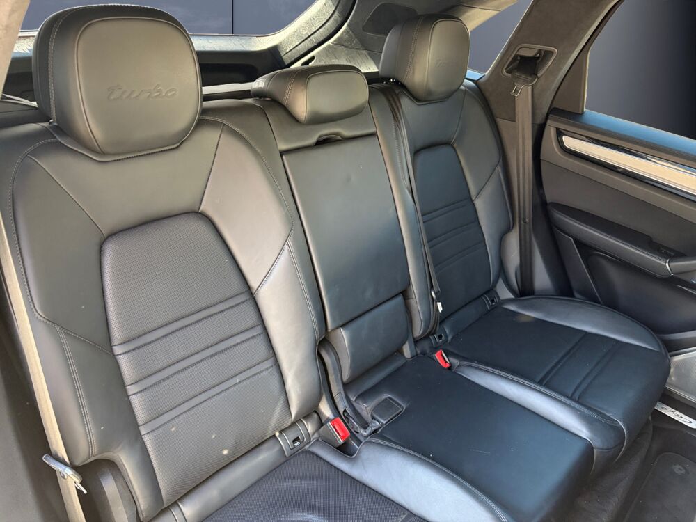 Cayenne 4.0 v8 Turbo 550 ch /Son Burmester/Toit ouvrant/Atte 2018 occasion 42160 Andr&eacute;zieux-Bouth&eacute;on