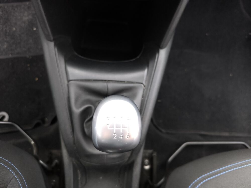 208 Generation-i 1.5 Bluehdi 100 ch Signature /Carplay&amp;Andro 2018 occasion 63500 Issoire