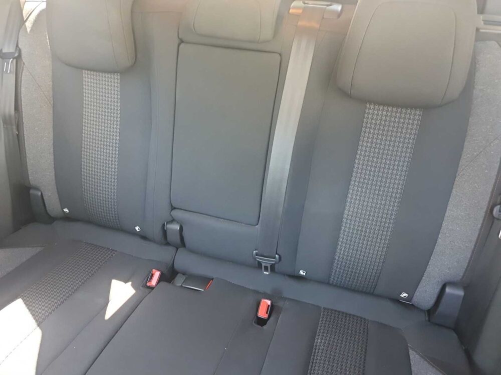 3008 1.5 Bluehdi 130 ch Active //Radars de stationnement/R&eacute;gulate 2019 occasion 74000 Annecy