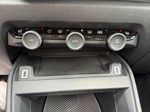 C4 e- 136 ch Automatique Shine Pack /Apple CarPlay et Android 2022 occasion 38300 Bourgoin-Jallieu