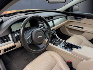XF 3.0 D 300 ch Portfolio Bva /Suivi Complet/Toit Ouvrant/Pack 2016 occasion 59000 Lille