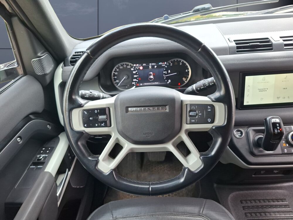 Defender Hardtop Societe 110 3.0 D250 250 ch Mhev SE 4wd Bva /Tva r&eacute;c 2023 occasion 43000 Le Puy-en-Velay