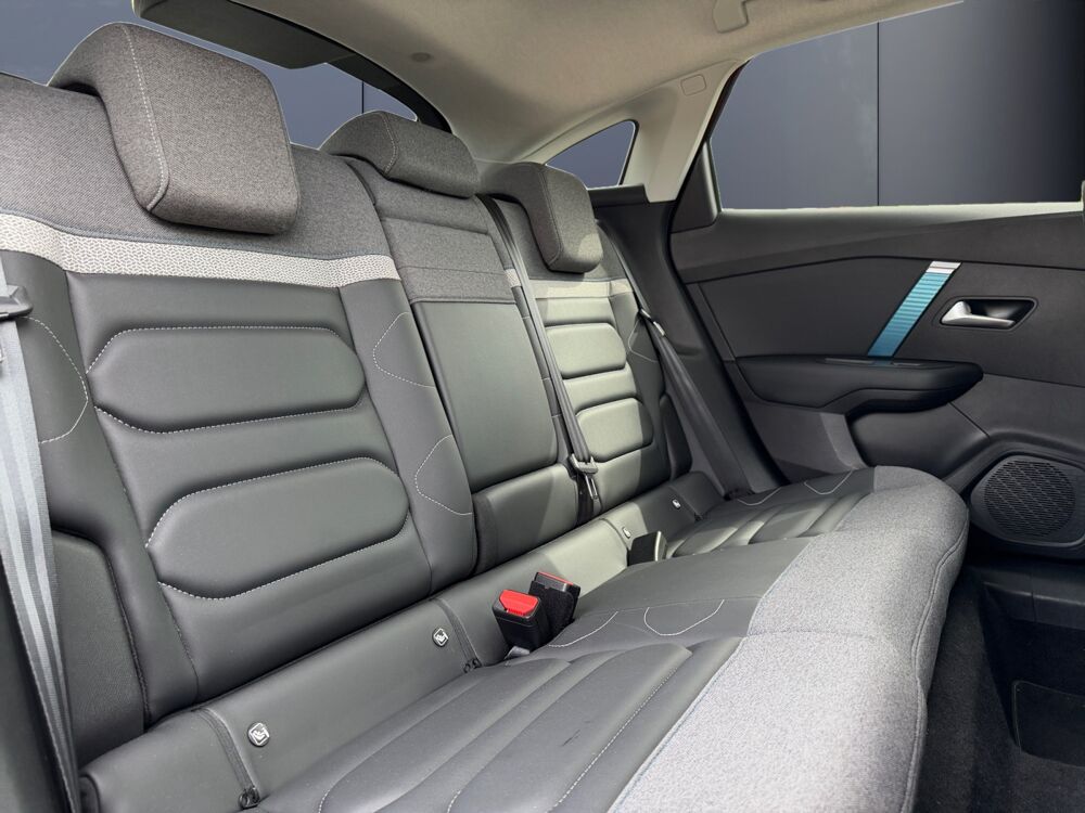 C4 e- 136 ch Automatique Shine Pack /Apple CarPlay et Android 2022 occasion 38300 Bourgoin-Jallieu