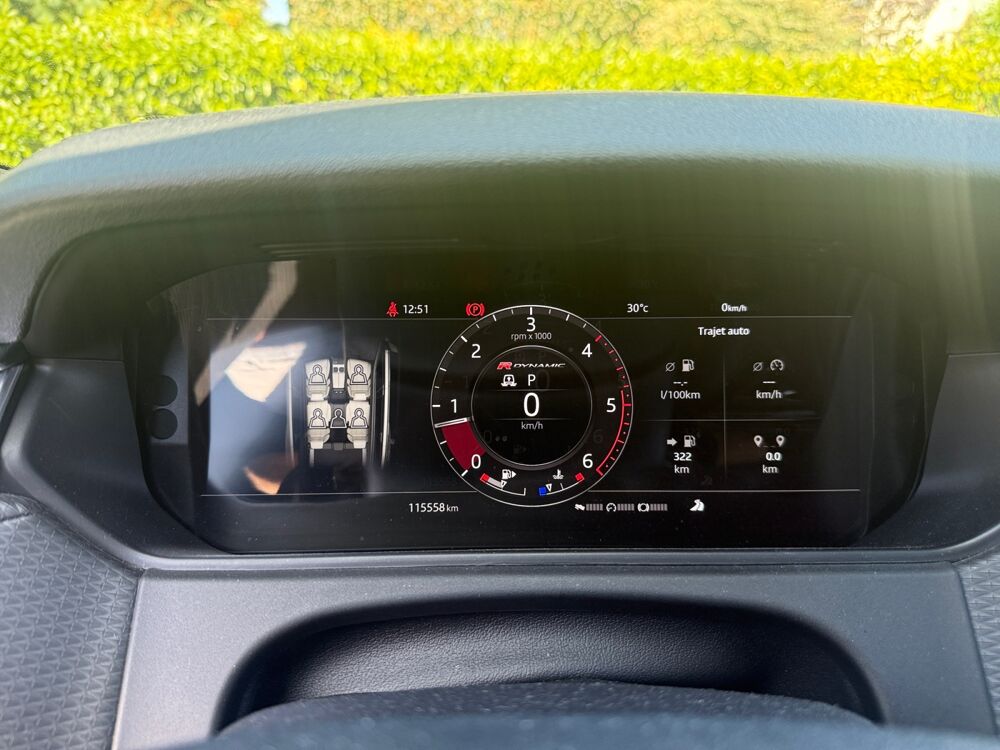Range rover velar 3.0 V6 D 300 R-dynamic HSE 4wd /Suivi complet/Toit Ouvrant/S 2018 occasion 10430 Rosi&egrave;res-pr&egrave;s-Troyes
