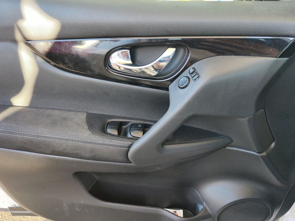 Qashqai 1.2 Digt 115 ch N-connecta 2wd /Toit panoramique/Cam&eacute;ra 360 2016 occasion 28500 Vernouillet