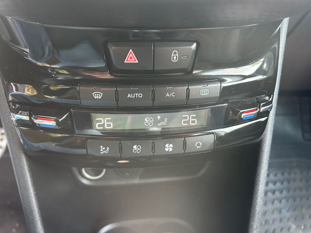 208 Bluehdi 120 ch Gt Line /GPS/Cam&eacute;ra/Bluetooth 2016 occasion 86000 Poitiers