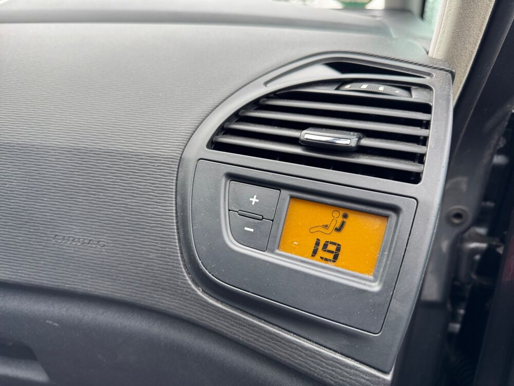 C4 Picasso 1.6 Hdi 110 ch Confort BVM6 /Suivi Complet/Radars/Attelage + 2013 occasion 59000 Lille