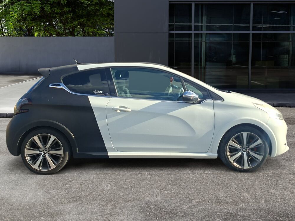 208 Generation-i 1.6 Thp 155 ch Xy /Carplay/Toit panoramique/Ess 2014 occasion 43000 Le Puy-en-Velay
