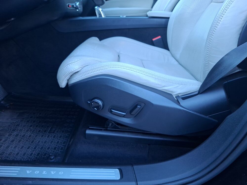 XC60 2.0 T8 407h 320ch Twin-engine Phev Hybrid Inscription Luxe A 2017 occasion 43000 Le Puy-en-Velay
