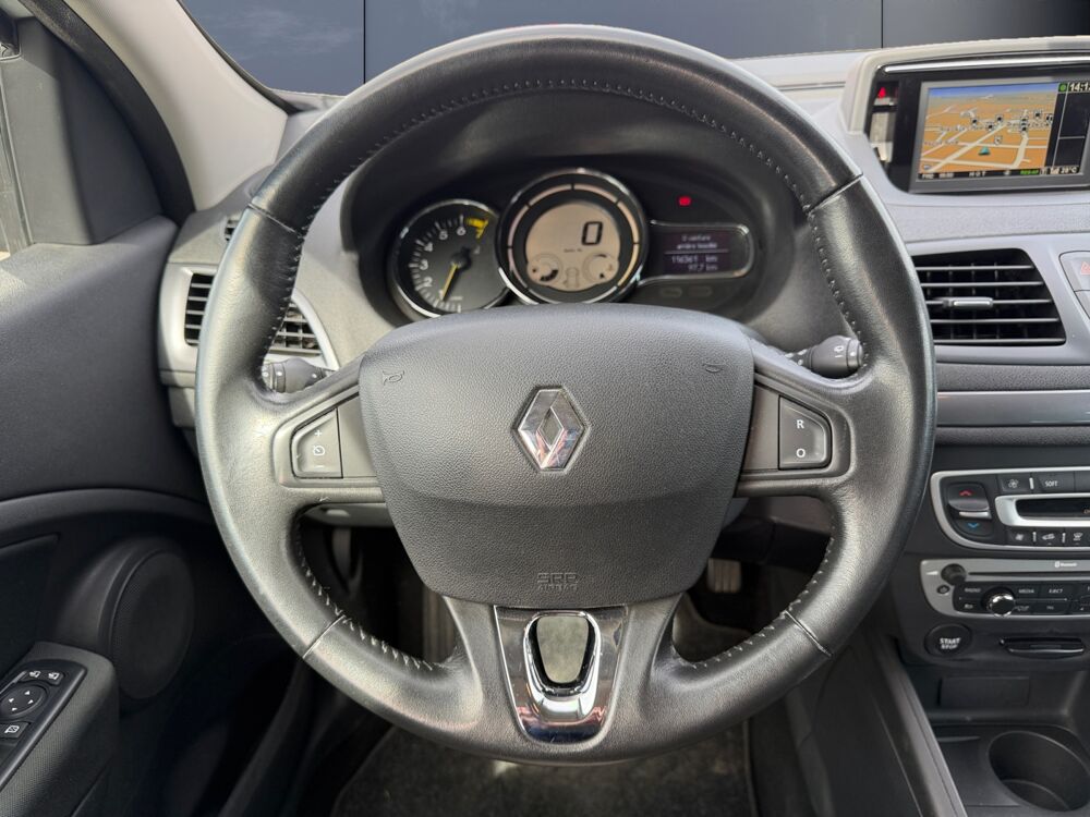 M&eacute;gane TCE 116 ch Energy Limited /2&egrave;me main/ Attelage 2015 occasion 38300 Bourgoin-Jallieu