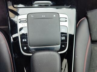 Classe A 2.0 200 D 150 ch Amg Line 8g-dct Bva /Toit ouvrant/Alcantara 2019 occasion 28500 Vernouillet
