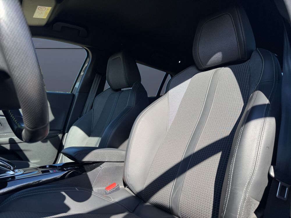 2008 131 ch S&amp;S EAT8 GT /CarPlay et Android Auto/ 1&egrave;re main 2021 occasion 38300 Bourgoin-Jallieu