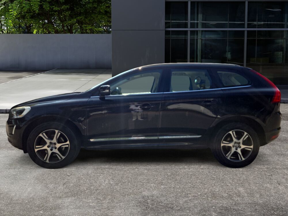 XC60 2.0 D4 180 ch Momentum Business Geartronic Bva /Toit ouvrant 2014 occasion 56100 Lorient