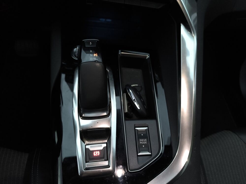 3008 Generation-ii 1.6 225 ch Hybrid Phev Allure Pack E-eat Bva / 2021 occasion 63500 Issoire
