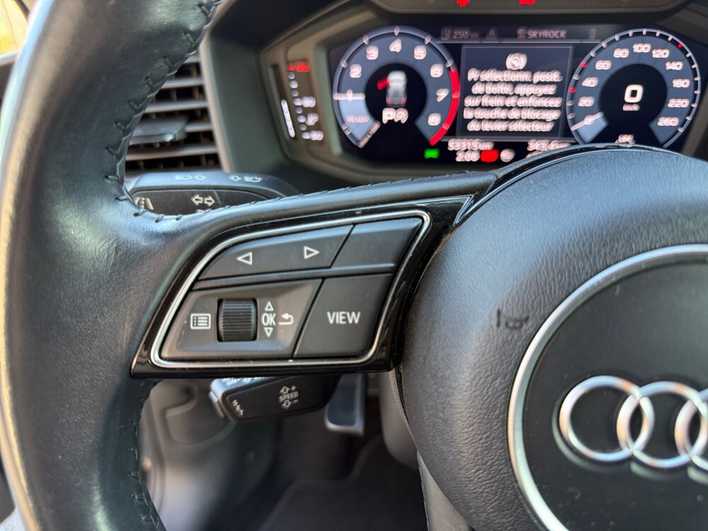 A1 Sportback 1.0 30 TFSI 116 ch Design S-Tronic /CarPlay/Radars 2020 occasion 44800 Saint-Herblain
