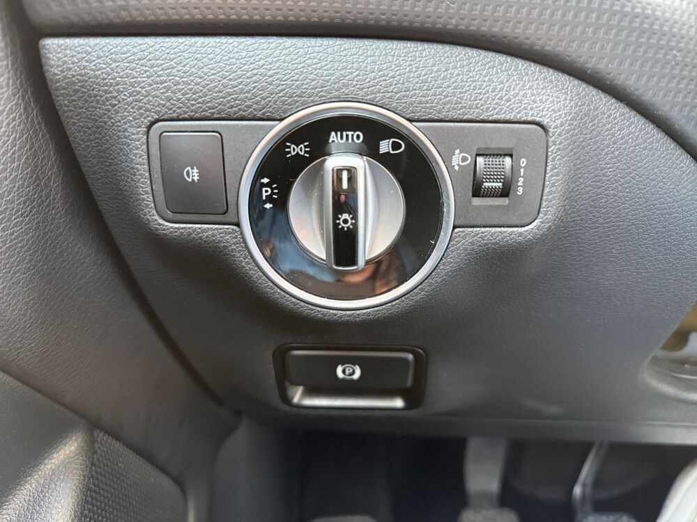 Classe A 160 Cdi 90 ch Inspiration /Radar Av Et Ar/Si&eacute;ges Sport/R&eacute;gul 2014 occasion 43200 Yssingeaux