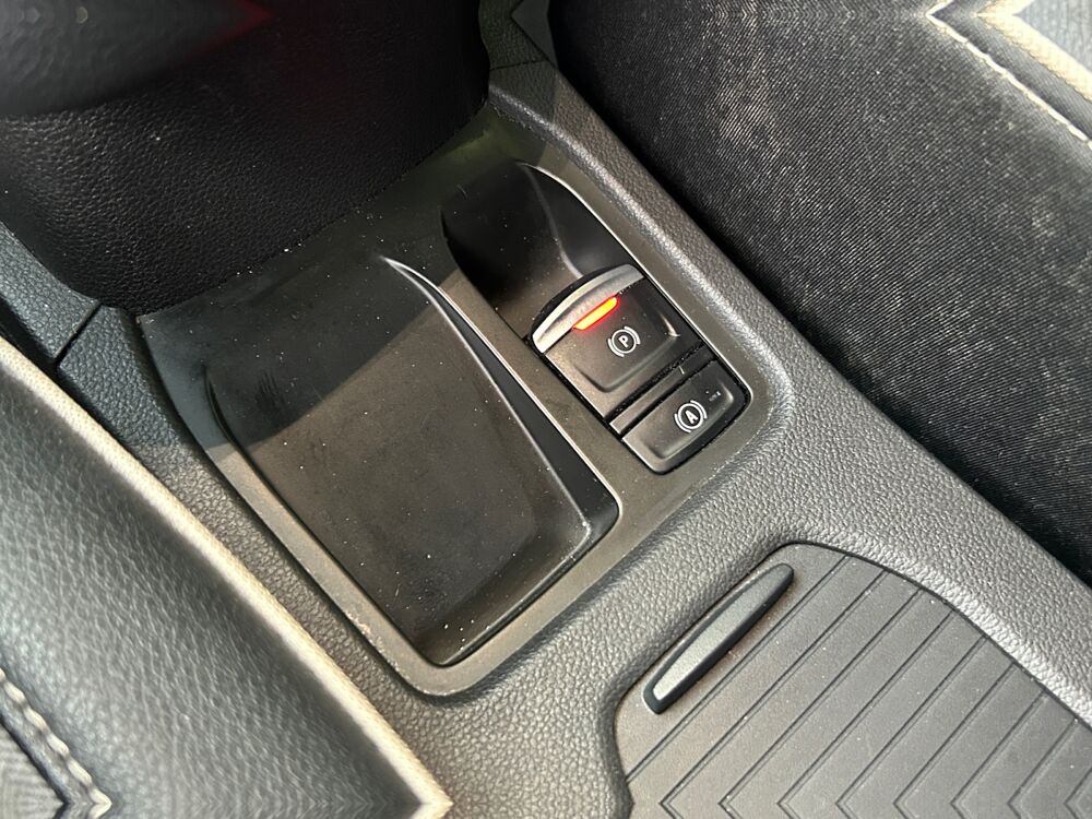 Clio 1.0 Tce 90ch Lutecia /CarPlay/R&eacute;gulateur-Limiteur/Radar AV-A 2021 occasion 18000 Bourges