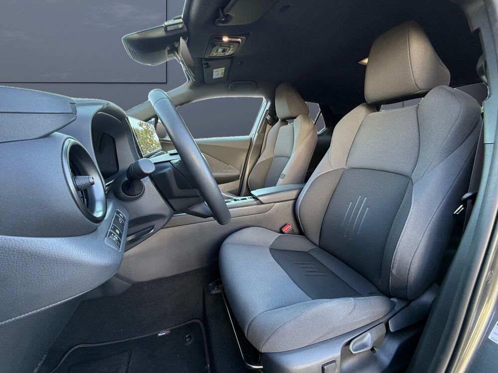 C-HR 1.8 140 ch Hybride Design 4x2 Bva /CarPlay/Pack Confort/Cam&eacute; 2024 occasion 44800 Saint-Herblain