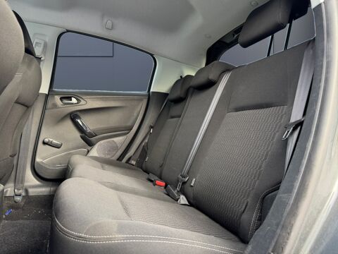 208 1.2 Vti 82 ch Style /Distribution neuve/Entretien complet 2014 occasion 77450 Montry