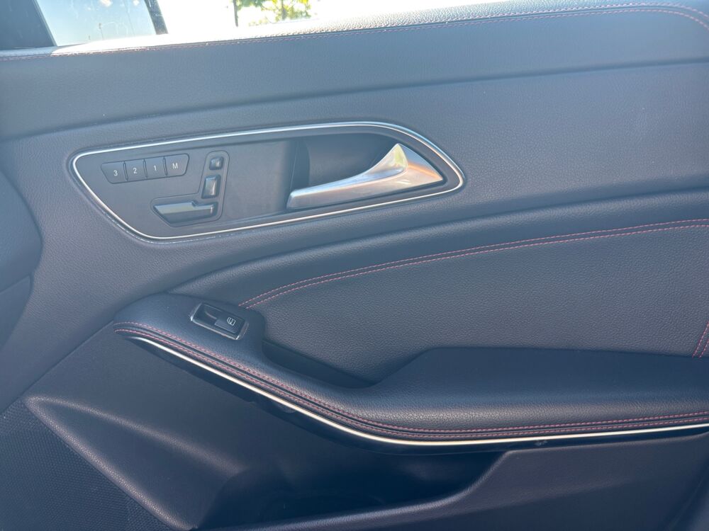 Classe CLA Fascination pack AMG Line 211 ch /Toit ouvrant pano/Cuir Nap 2014 occasion 43120 Monistrol-sur-Loire