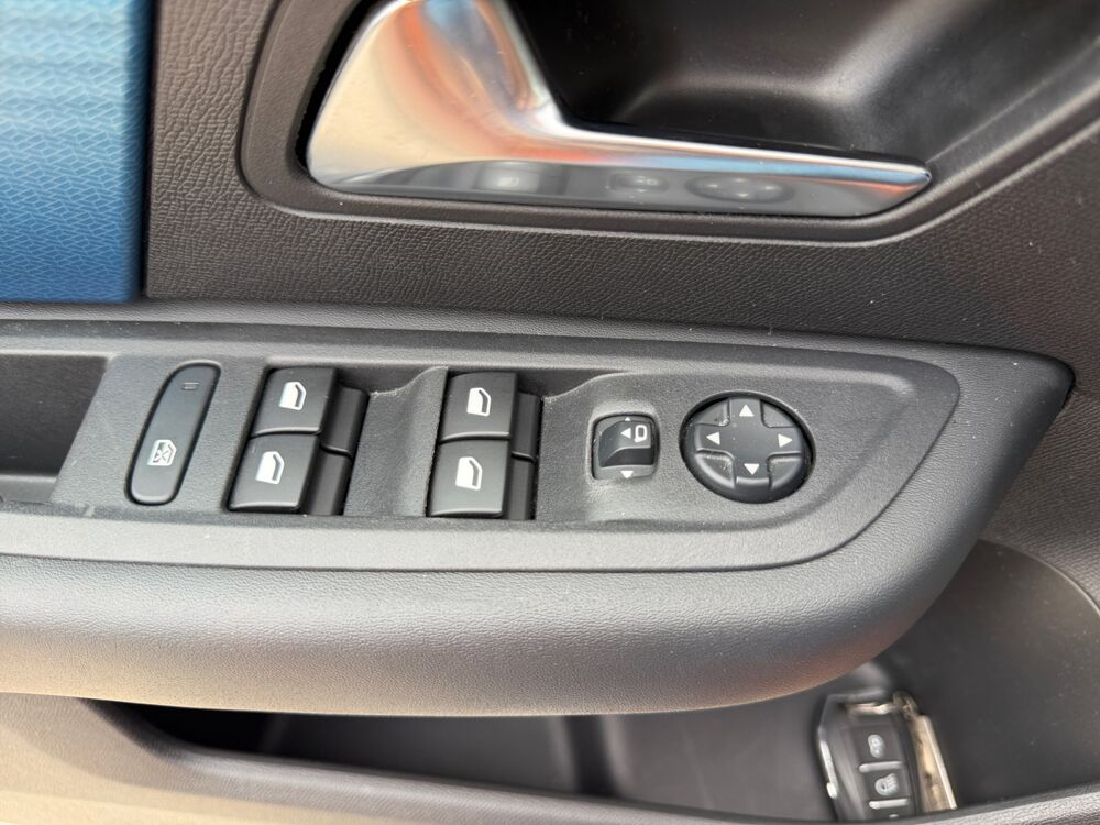 C4 e- 136 ch Automatique Shine Pack /Apple CarPlay et Android 2022 occasion 38300 Bourgoin-Jallieu