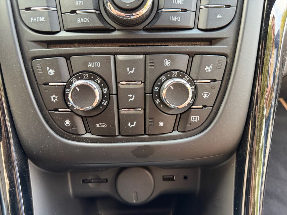 Cascada 2.0 CDTI BiTurbo 195 ch Cosmo Pack /Si&egrave;ges AV et Volant Chau 2013 occasion 38300 Bourgoin-Jallieu